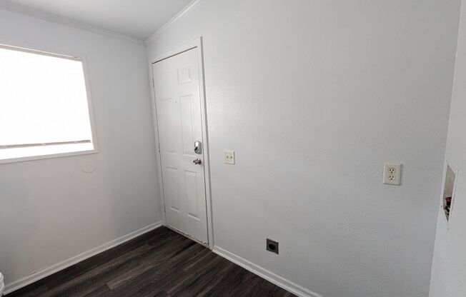 Great Southeast Austin Location! 3 Bed / 2 Bath with Private Back Yard