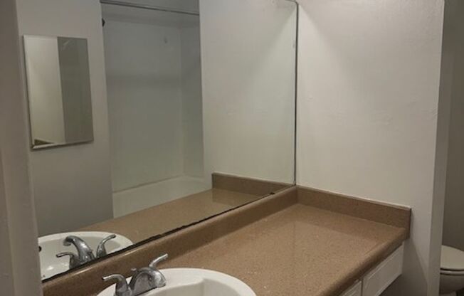 2 beds, 1 bath, 825 sqft, $2,200, Unit 312