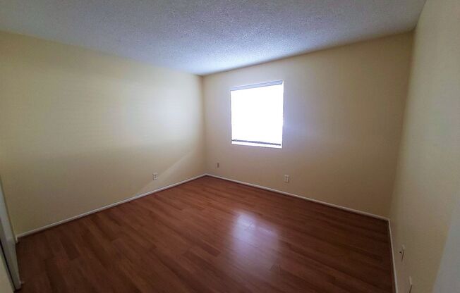 2 beds, 1 bath, $1,295