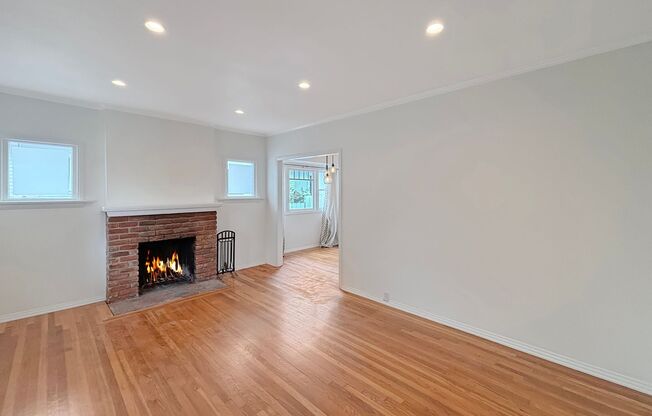 Stunning 3BD/1.5BA Home in North Park W/ W/D, A/C, & !