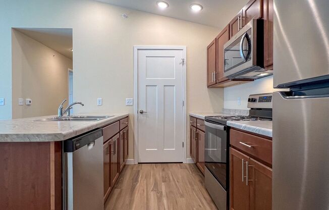 2 beds, 2 baths, 1,004 sqft, $1,535