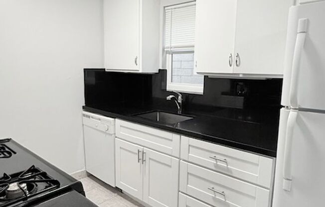 1 bed, 1 bath, $1,995, Unit 05