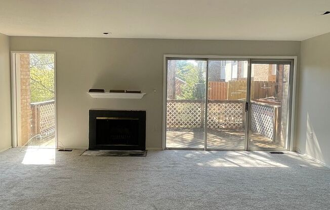 Spacious and Lovely Mt. Washington 3bd/2.5ba Townhome w/ W/D & CAC!  Available now