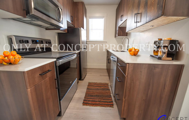 Studio, 1 bath, 435 sqft, $1,099, Unit 12