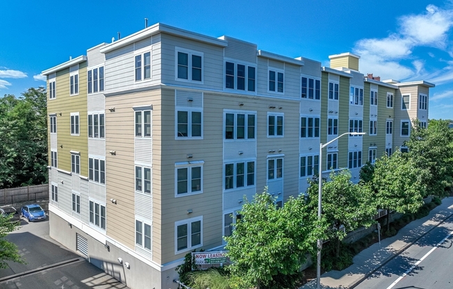 2 beds, 1.5 baths, 859 sqft, $3,600, Unit 208