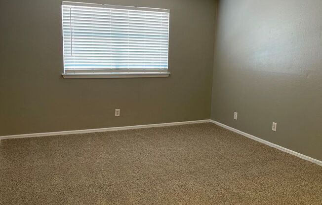 2 beds, 1 bath, 875 sqft, $849, Unit 1200-5