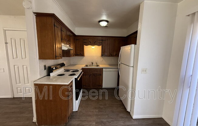 4704 S DARLINGTON AVE