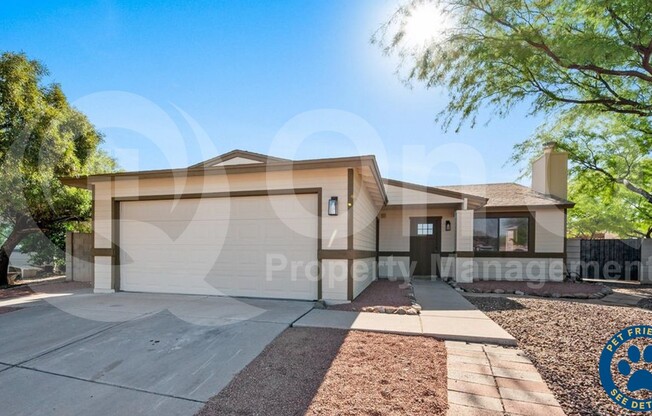 1826 W HOLLAND DR