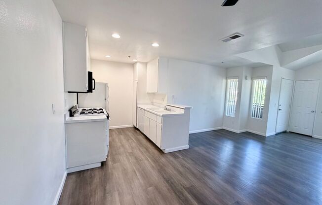 Oakdale Apartments (Village Palm Apartments)