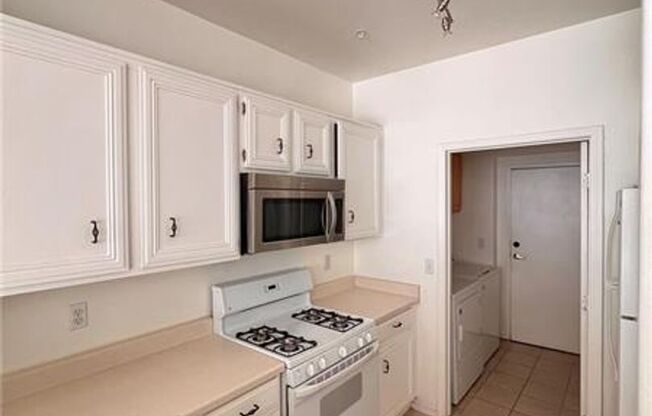 1 bed, 1 bath, $1,395