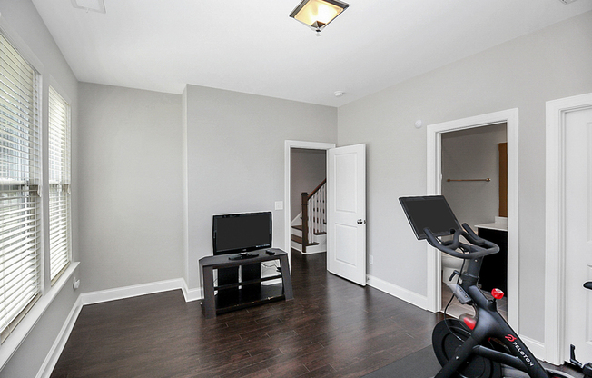 2609 STATESVILLE AVE