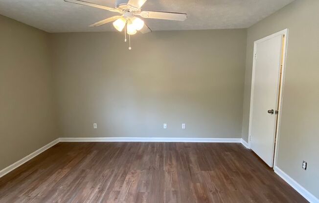 2 beds, 2 baths, $1,200, Unit Apt 3