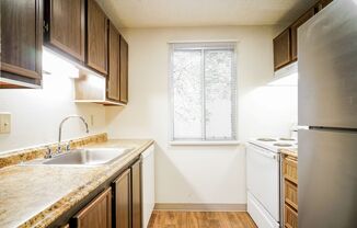 3 beds, 1 bath, 950 sqft, $1,620, Unit C-08