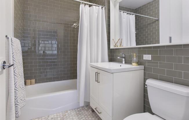 2 beds, 2 baths, 965 sqft, $6,450, Unit 12E