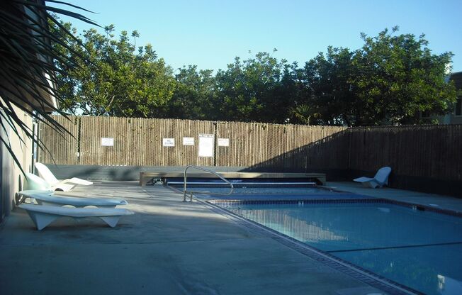Whalers Village Townhome - 3+den, 1770 sf