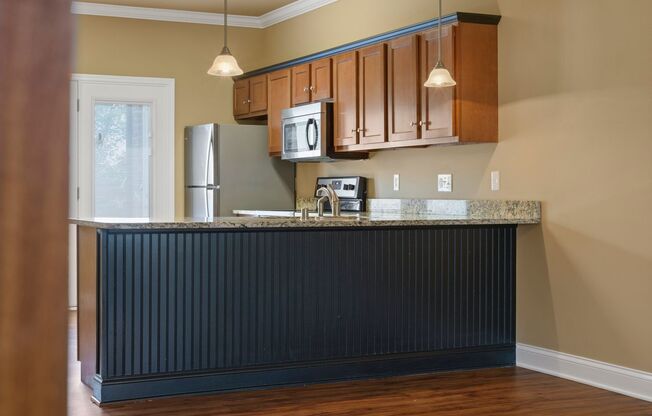 2 beds, 2.5 baths, 1,115 sqft, $985, Unit 62