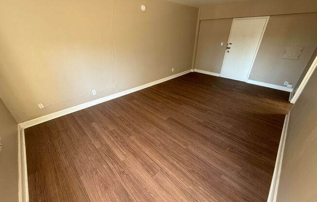 Studio, 1 bath, 400 sqft, $895, Unit #118