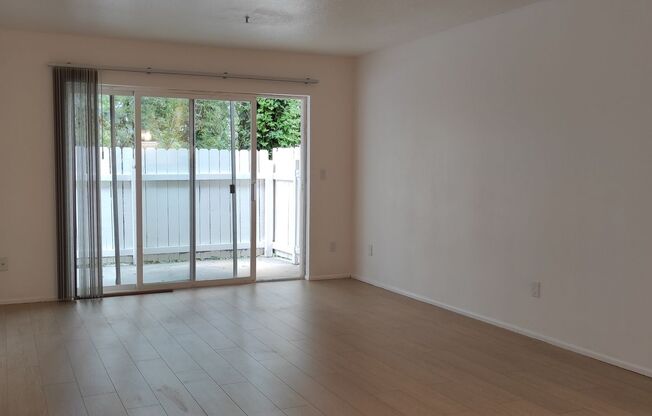 2 beds, 2 baths, 847 sqft, $1,595, Unit 1