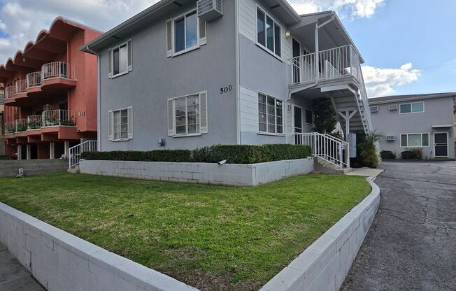 500-502 E Cypress Ave
