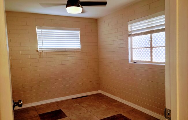 2 beds, 1 bath, 950 sqft, $1,599, Unit #6
