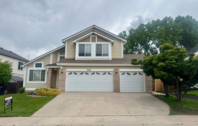 Gorgeous 4 bedroom with Loft and 3 car garage in Northeast Colorado Springs