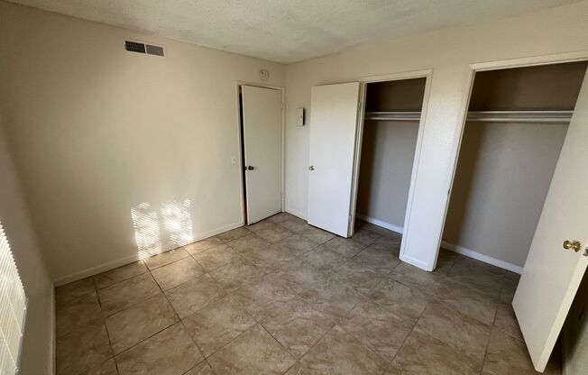 2 beds, 1 bath, 710 sqft, $1,125, Unit 7