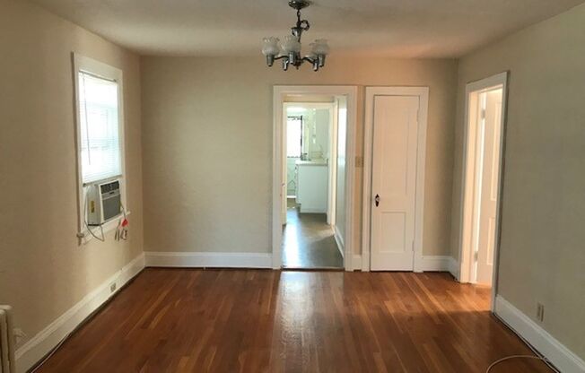 2 beds, 1 bath, $1,850, Unit 2