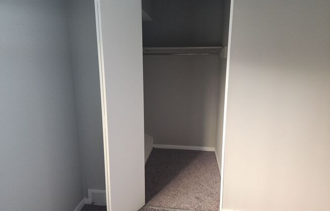 2 beds, 2 baths, 1,220 sqft, $1,505, Unit WG1-614