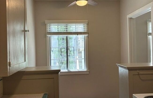 Studio, 1 bath, 425 sqft, $1,425, Unit 18