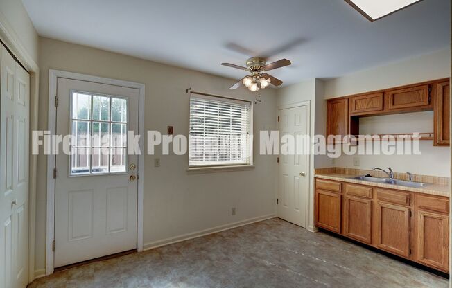 2 beds, 1.5 baths, $1,500, Unit G4