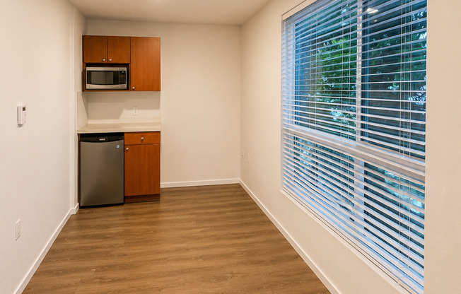 Studio, 1 bath, 175 sqft, $1,225, Unit 4305