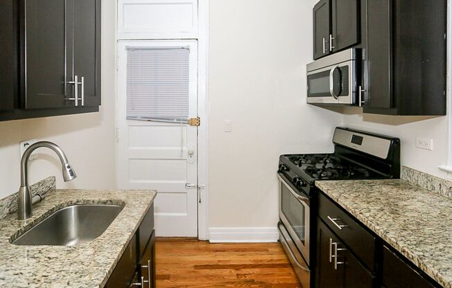 2 beds, 1 bath, 675 sqft, $2,250, Unit 2177-3