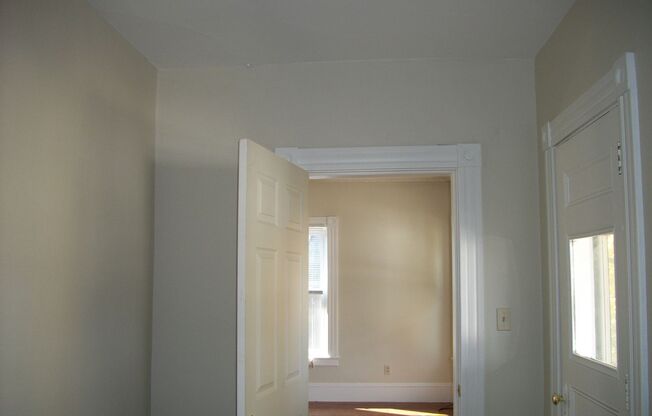 11-15 Hollywood St