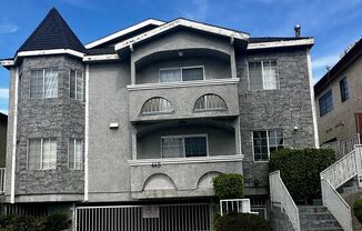 Tujunga 445