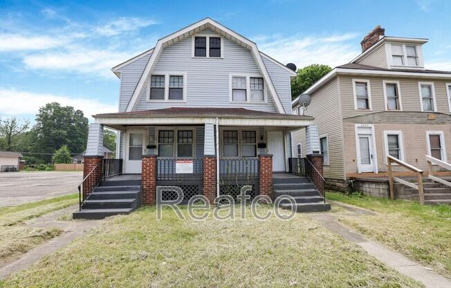2231 E 5 AVE