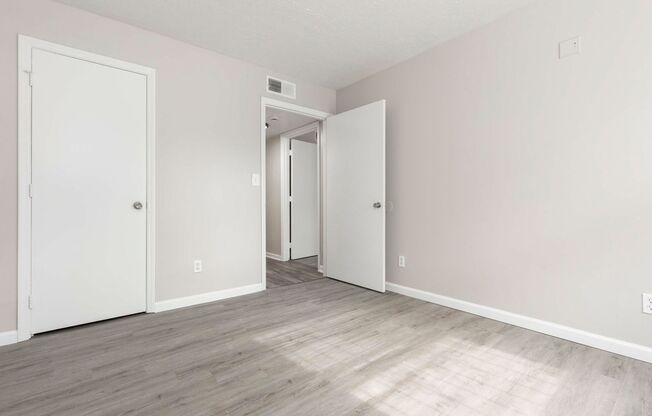 2 beds, 2 baths, $895, Unit 2