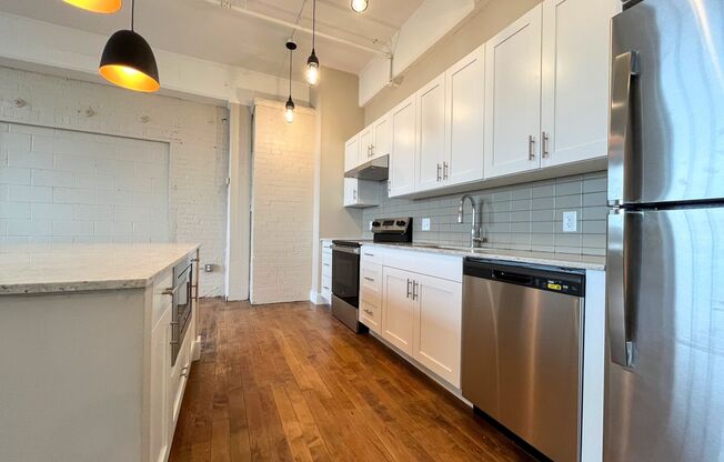 1 bed, 1 bath, 789 sqft, $1,950, Unit UNIT 404
