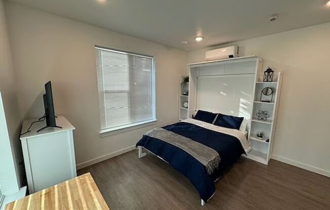 Studio, 1 bath, 327 sqft, $1,395, Unit #219
