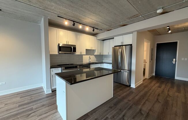 1 bed, 1 bath, 681 sqft, $2,625, Unit 952-408