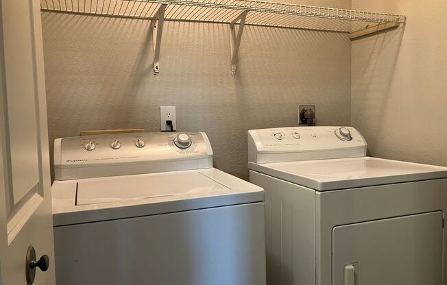 2 beds, 2 baths, 1,037 sqft, $1,675, Unit 3900211