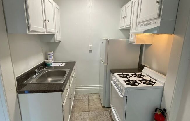 1 bed, 1 bath, 480 sqft, $1,830, Unit A07