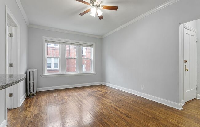 2 beds, 1 bath, 569 sqft, $2,250, Unit 6112-2W