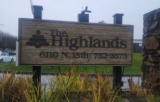 2 Bedroom, North Tacoma, $1395 + $100 w/s/g = $1495.00, upper floor apartment