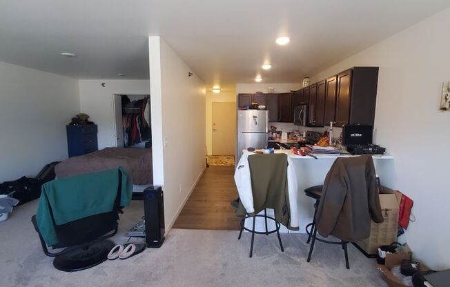 Studio, 1 bath, 653 sqft, $850, Unit 306