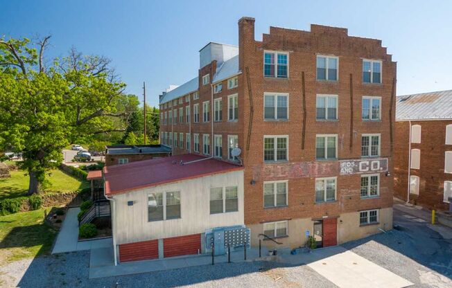 2 beds, 2 baths, 731 sqft, $1,045, Unit BD204