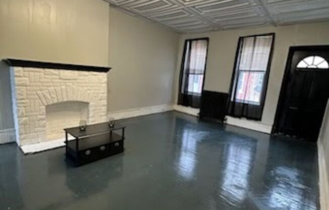 3 beds, 1 bath, $1,300