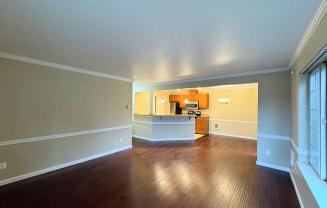 Lovely 2 Bedroom Condo in Hampton Village Tacoma!