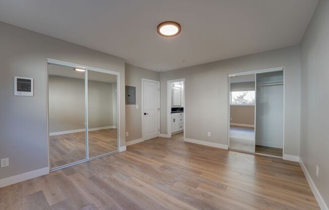 3 beds, 3 baths, 1,070 sqft, $4,095, Unit 101