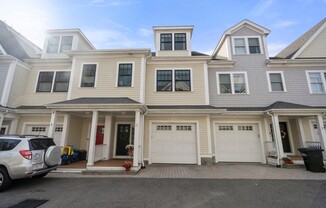 3 beds, 2.5 baths, 1,757 sqft, $4,500, Unit 3