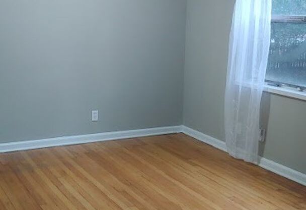 2 beds, 1 bath, 850 sqft, $1,650, Unit Apt 1